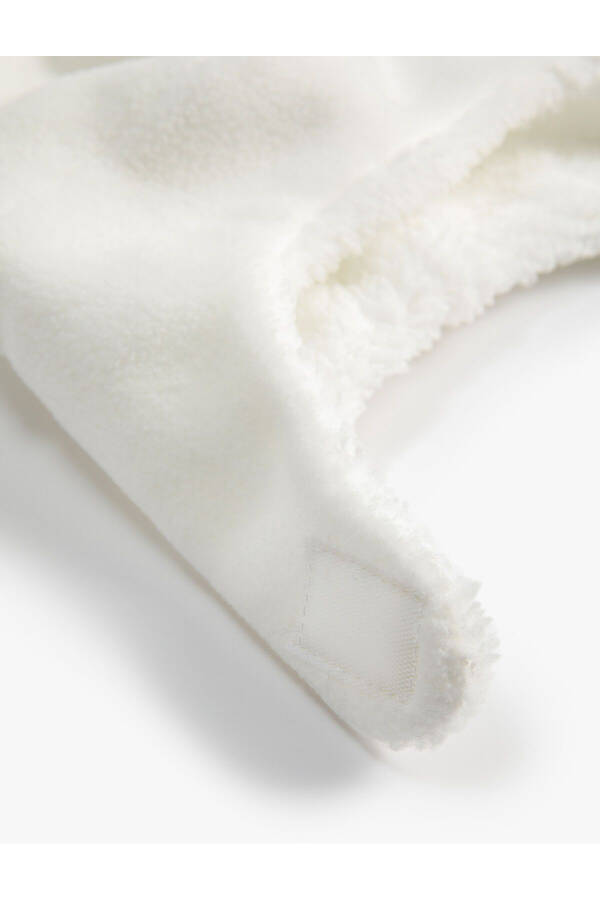 Plush earflap beanie with fleece lining - 3