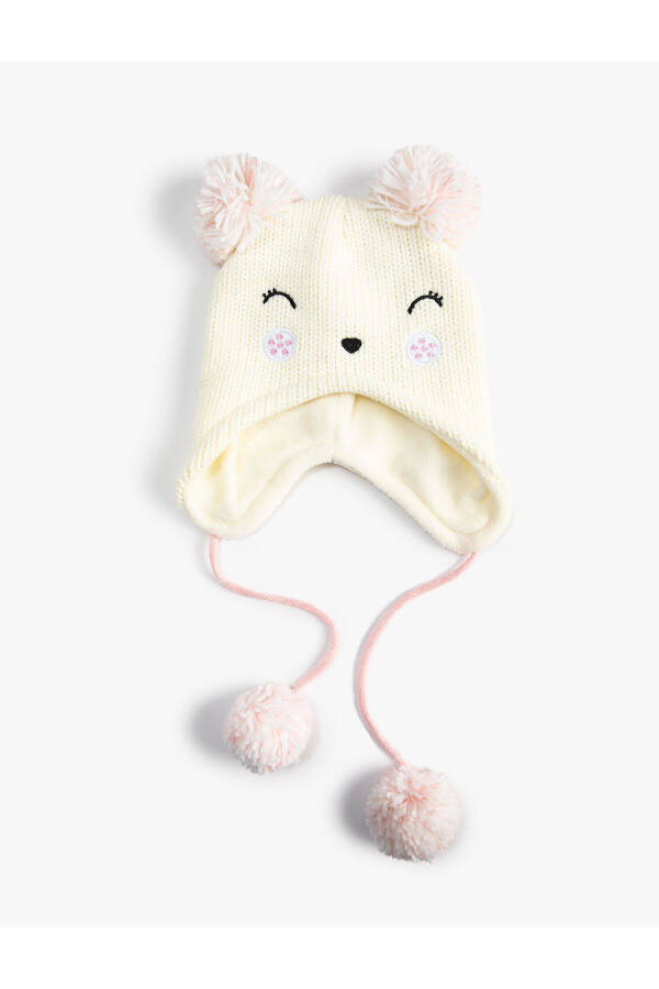 Pompom knit beanie with bear embroidery. - 1