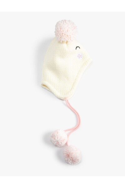 Pompom knit beanie with bear embroidery. - 2