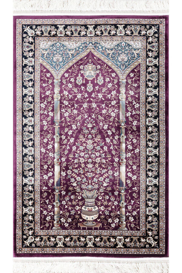 Premium quality prayer rug with a natural silk look. - 1