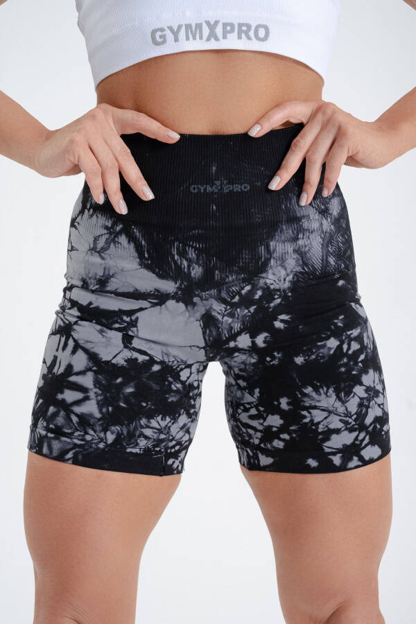 Push-up detallari bilan sport batik shortilar - 3