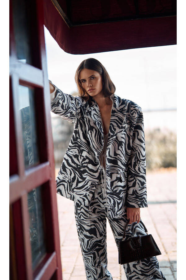 Qora Zebra Naqshli Oversize Blazer Ko'ylagi - 1