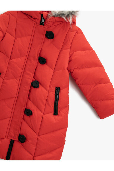 Quilted long coat with faux fur details, hood and buttons. - 6