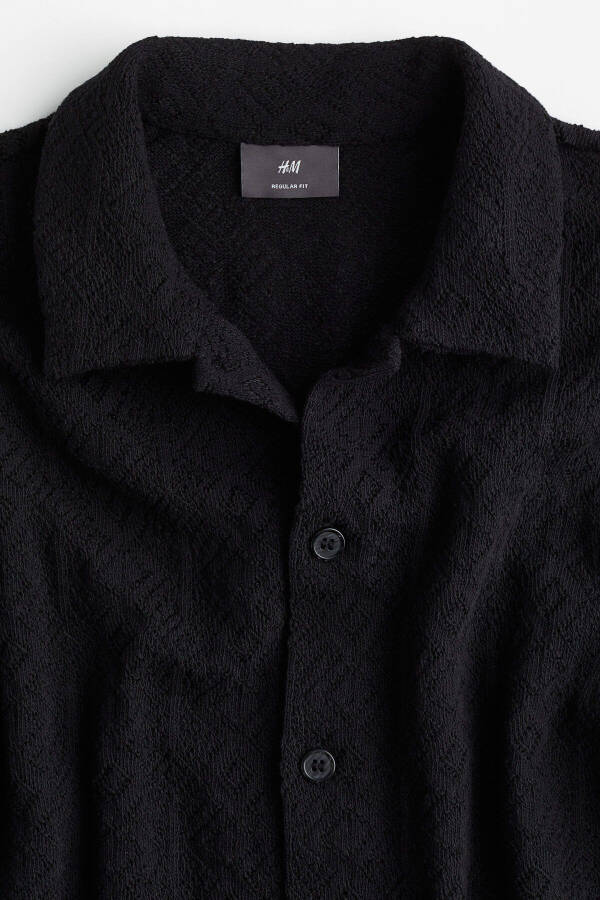 Regular fit jersey shirt with hole pattern. - 7