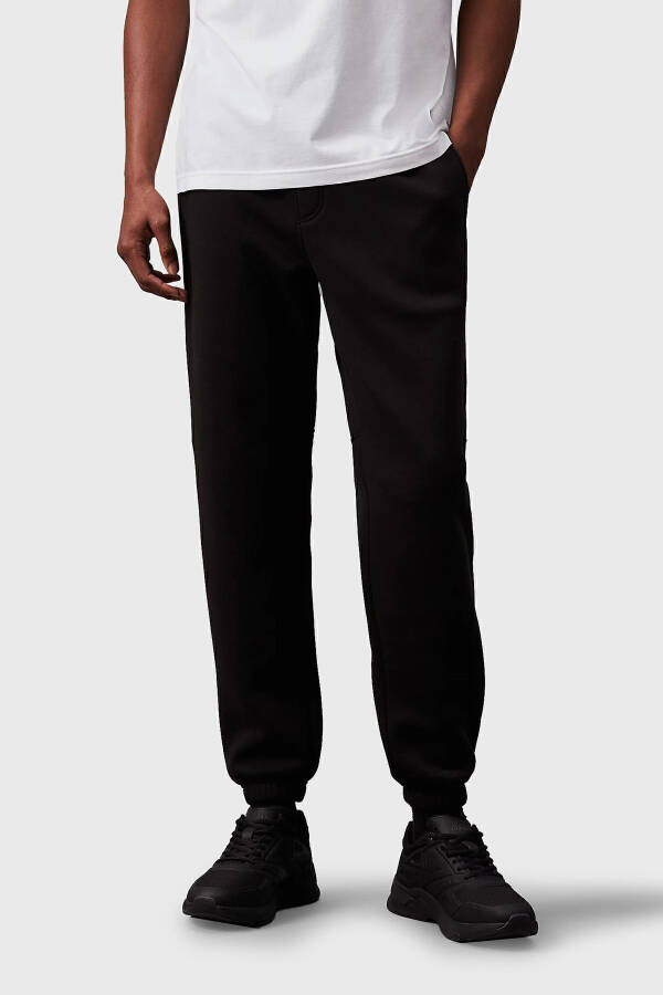 Regular Fit Jogger Pants J30j325659beh Men's Pants J30j325659 Beh - 21