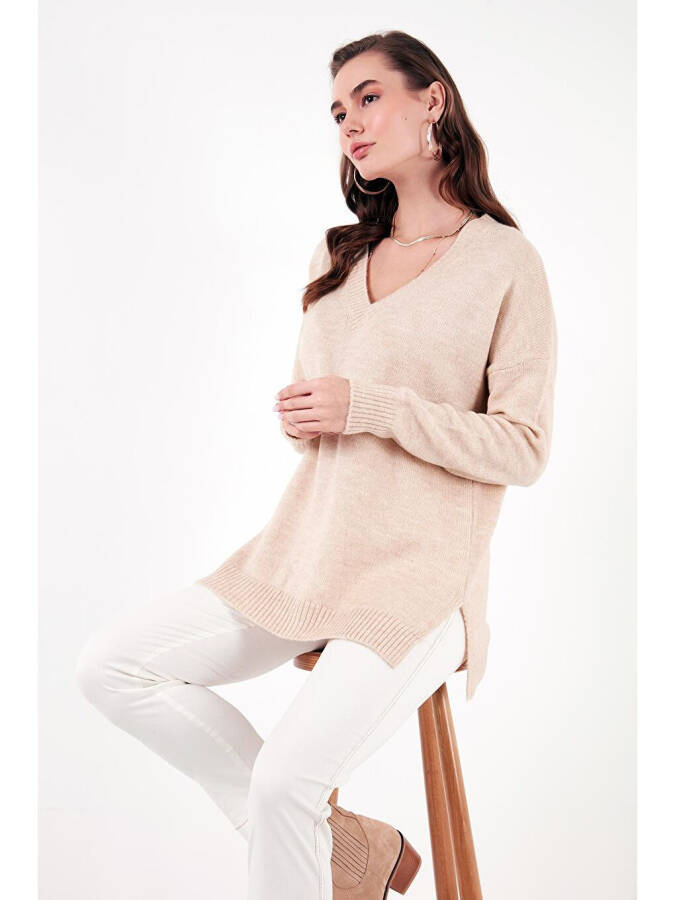 Regular Fit V-Neck Sweater 4616140 - 1