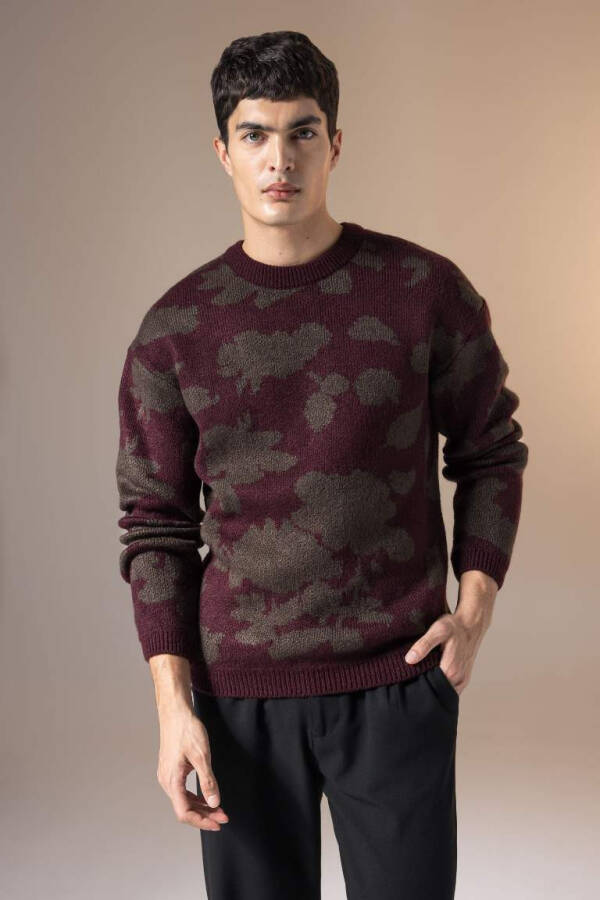 Relax Fit Patterned Crew Neck Sweater (Burgundy) - 1