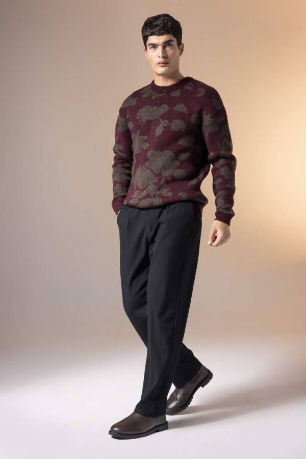 Relax Fit Patterned Crew Neck Sweater (Burgundy) - 2