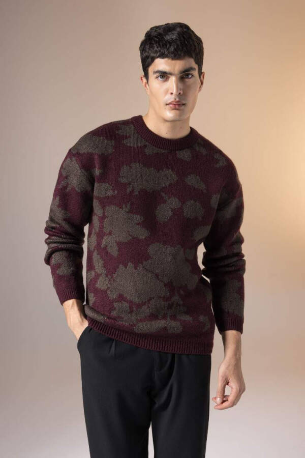 Relax Fit Patterned Crew Neck Sweater (Burgundy) - 3