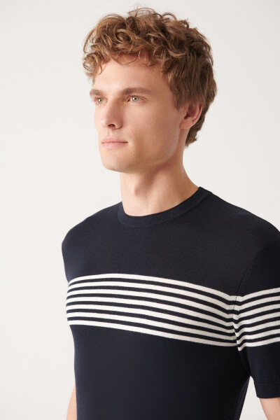 Ribbed, regular fit, navy blue knitted T-shirt. Stripe details on chest and sleeves, crew neck. - 2