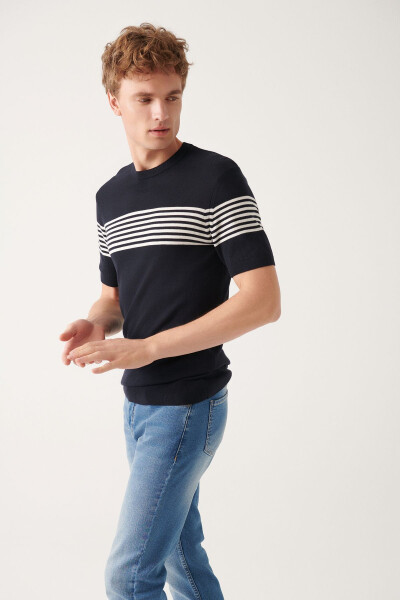 Ribbed, regular fit, navy blue knitted T-shirt. Stripe details on chest and sleeves, crew neck. - 3