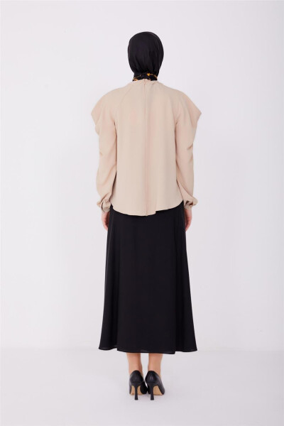 Satin blouse with shoulder detail. Model code: 23Y3310, Color: Latte - 5