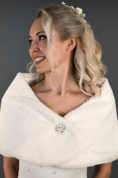 Short Brooch Fur Stole Bridal Bolero Off-White - 3