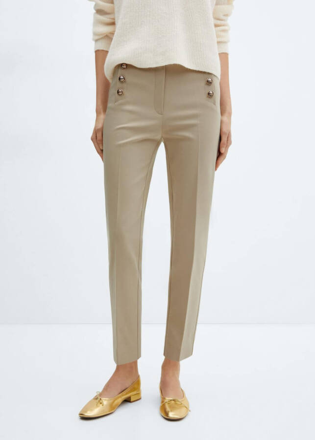 Short buttoned trousers - 51