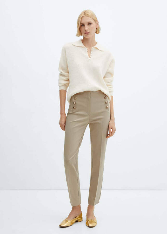 Short buttoned trousers - 52