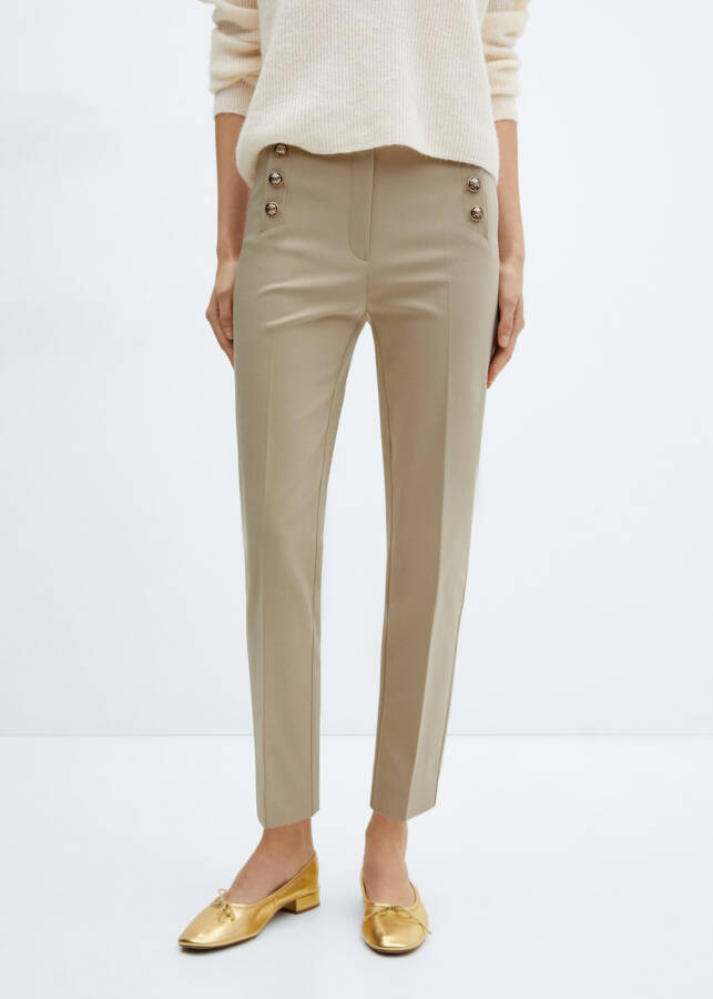 Short buttoned trousers - 38