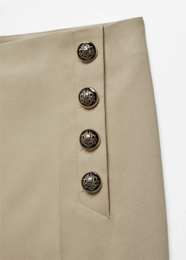 Short buttoned trousers - 21