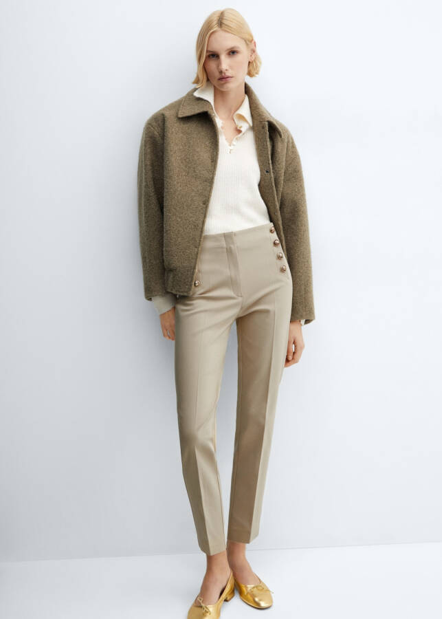 Short buttoned trousers - 24