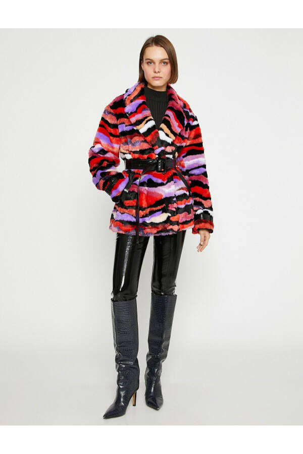 Short plush coat with a colorful belt - 3