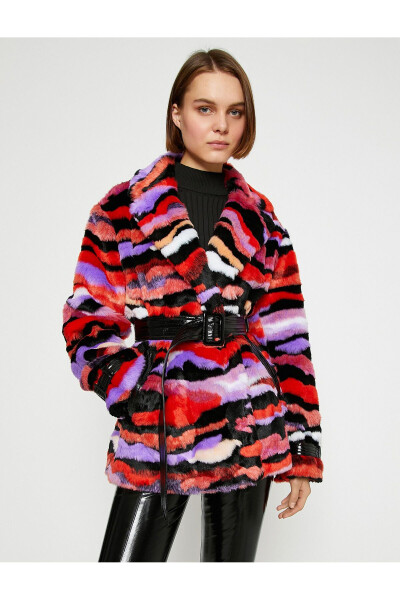 Short plush coat with a colorful belt - 4