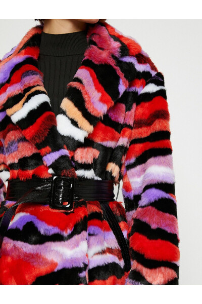 Short plush coat with a colorful belt - 6