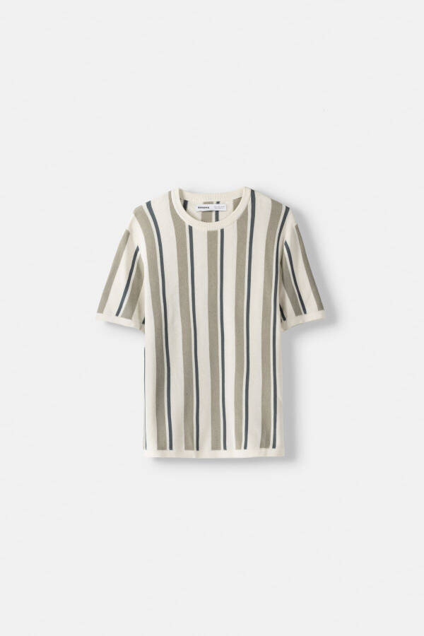 Short-sleeved textured striped t-shirt - 3