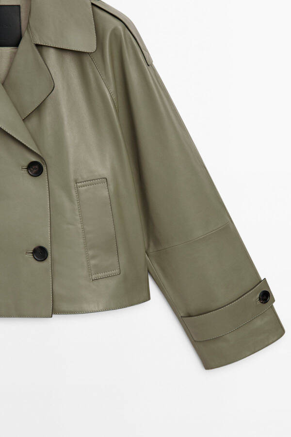 Short, stylish trench coat - 8