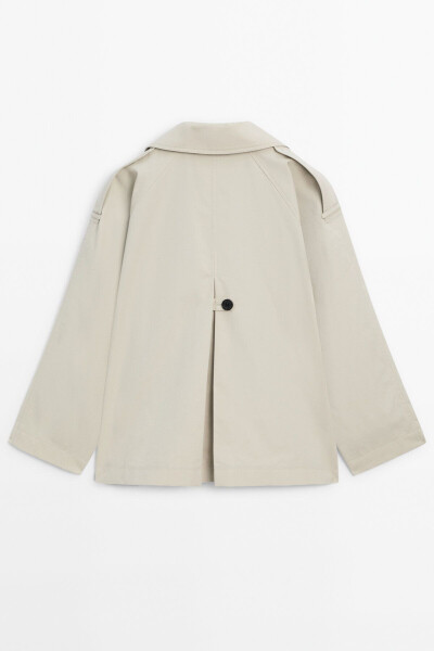 Short trench coat with pleats - 16