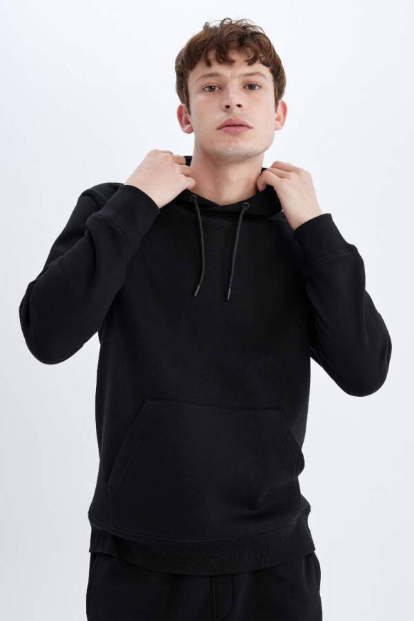 Siyah, regular fit, kapüşonlu sweatshirt. - 4