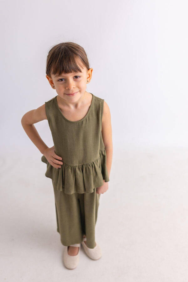 Sleeveless Linen Romper for Girls with Elastic Waist and Button Back - 2