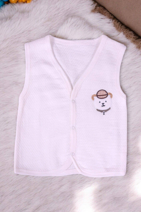 Sleeveless quilted vest for baby boys with bear embroidery. - 1