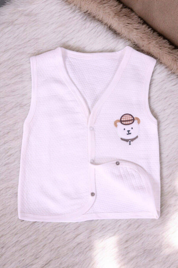 Sleeveless quilted vest for baby boys with bear embroidery. - 2