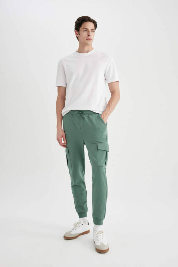 Slim Fit Cargo Pocket Elastic Leg Sweatpants Green - 1