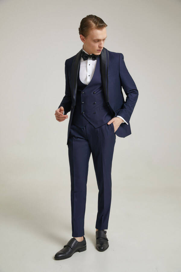 Slim Fit Navy Blue Viscose Blend Groom Suit & Tuxedo Set with Vest - 12