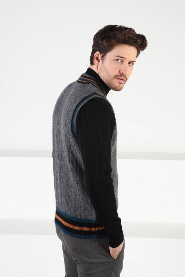 Smoked Knit Pattern V-Neck 100% Lambswool Men's Sweater - 5