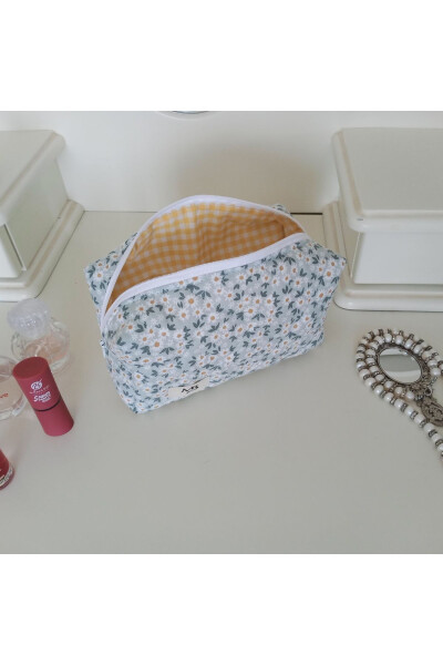 Spring Daisy Makeup Bag - Large - 14