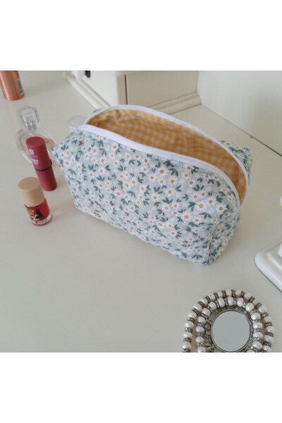 Spring Daisy Makeup Bag - Large - 15