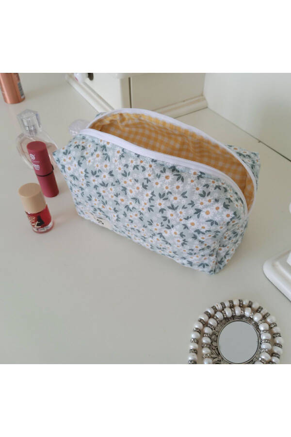 Spring Daisy Makeup Bag - Large - 5