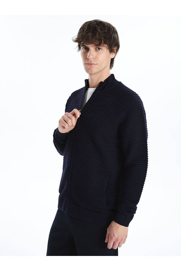 Standard fit, crew neck men's knit cardigan - 2