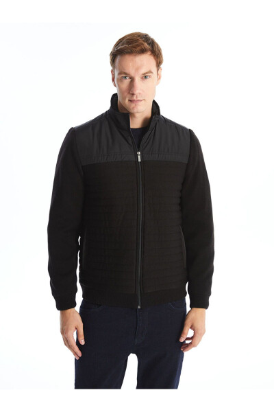 Standard fit, crew neck men's knitted cardigan. - 1