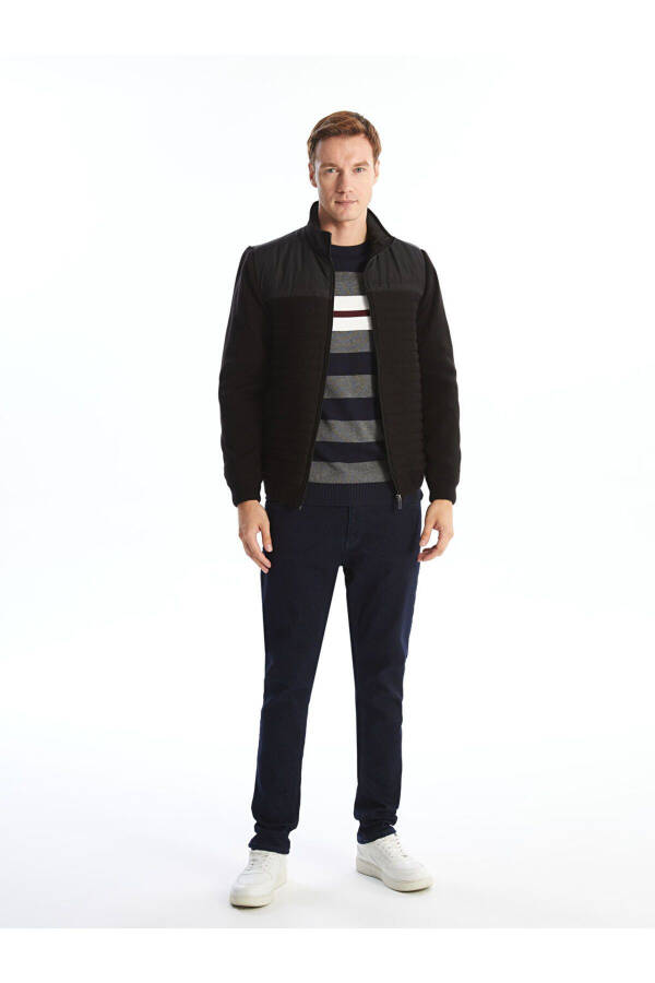 Standard fit, crew neck men's knitted cardigan. - 2