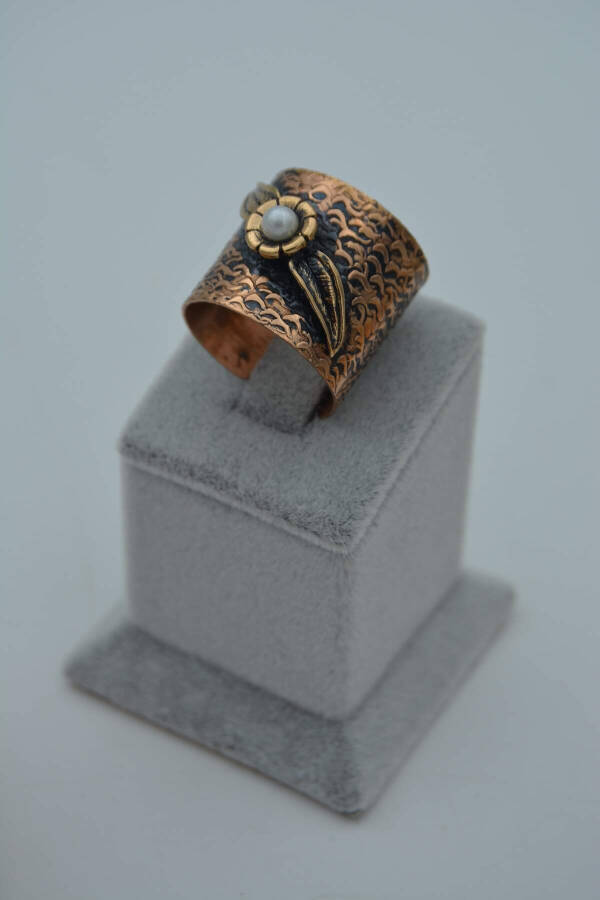 Stone Age Leaf Figurine Ring - 2