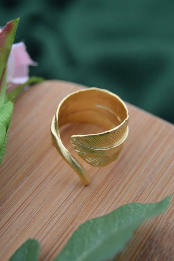 STONEAGE Adjustable Gold Plated Leaf Ring - 1