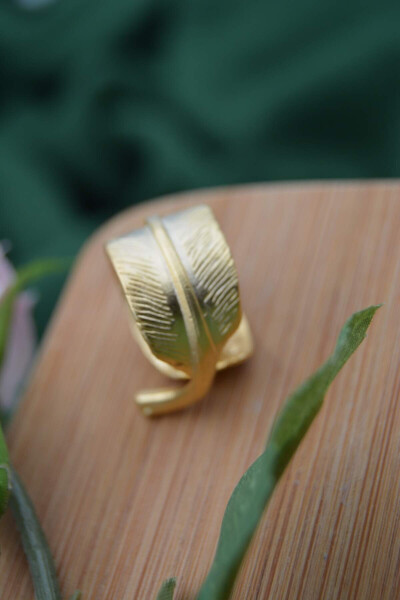 STONEAGE Adjustable Gold Plated Leaf Ring - 8