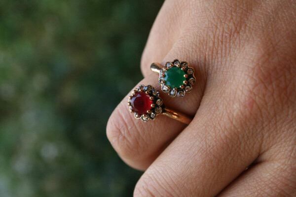 STONEAGE Bronze Emerald Ruby Vine Adjustable Women's Ring - 2