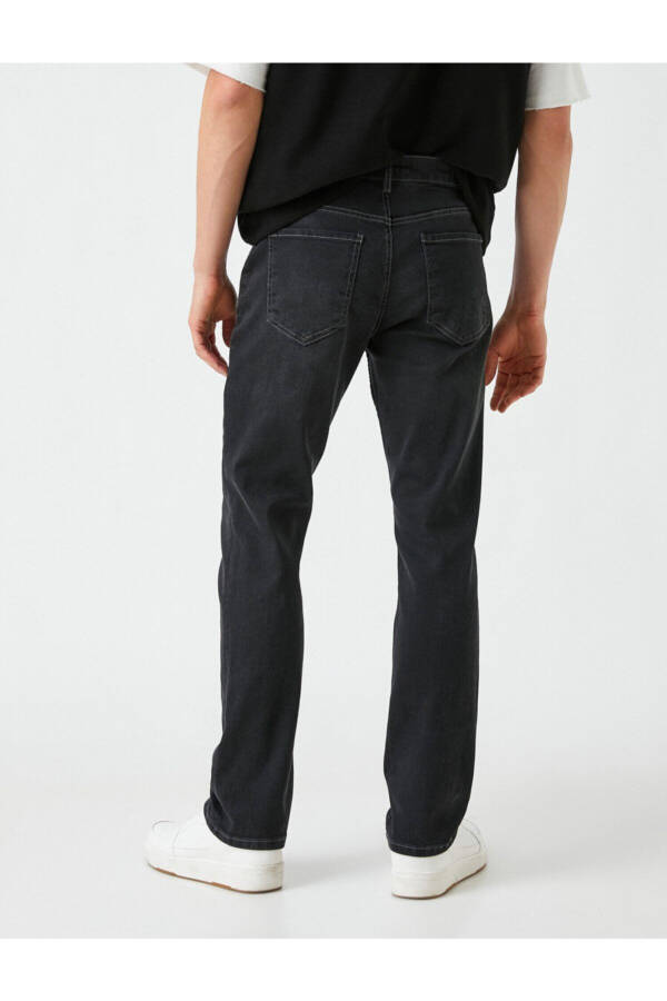 Straight Fit Jeans - Mark Jean - 4