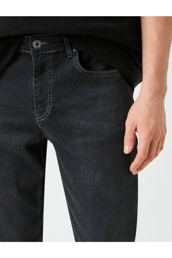 Straight Fit Jeans - Mark Jean - 5