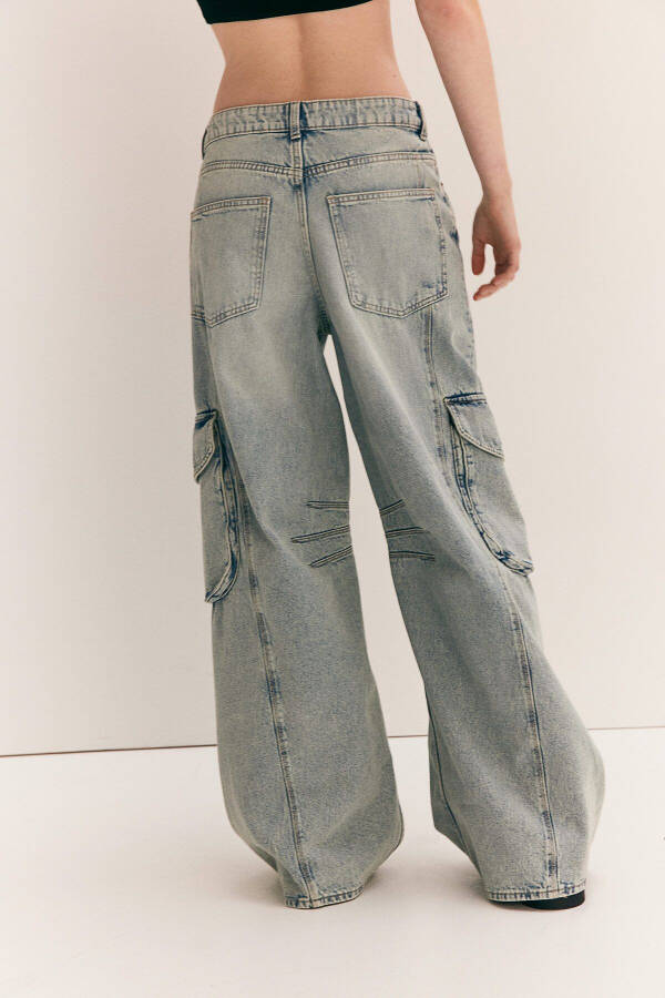 Straight Regular Cargo Jeans - 4