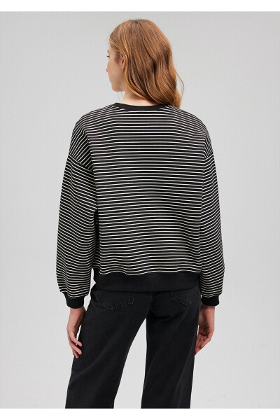 Striped Black Sweatshirt with Logo Print 1s10100-85143 - 19