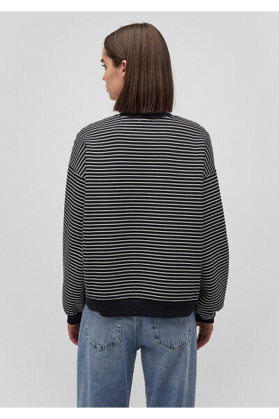 Striped Black Sweatshirt with Logo Print 1s10100-85143 - 12